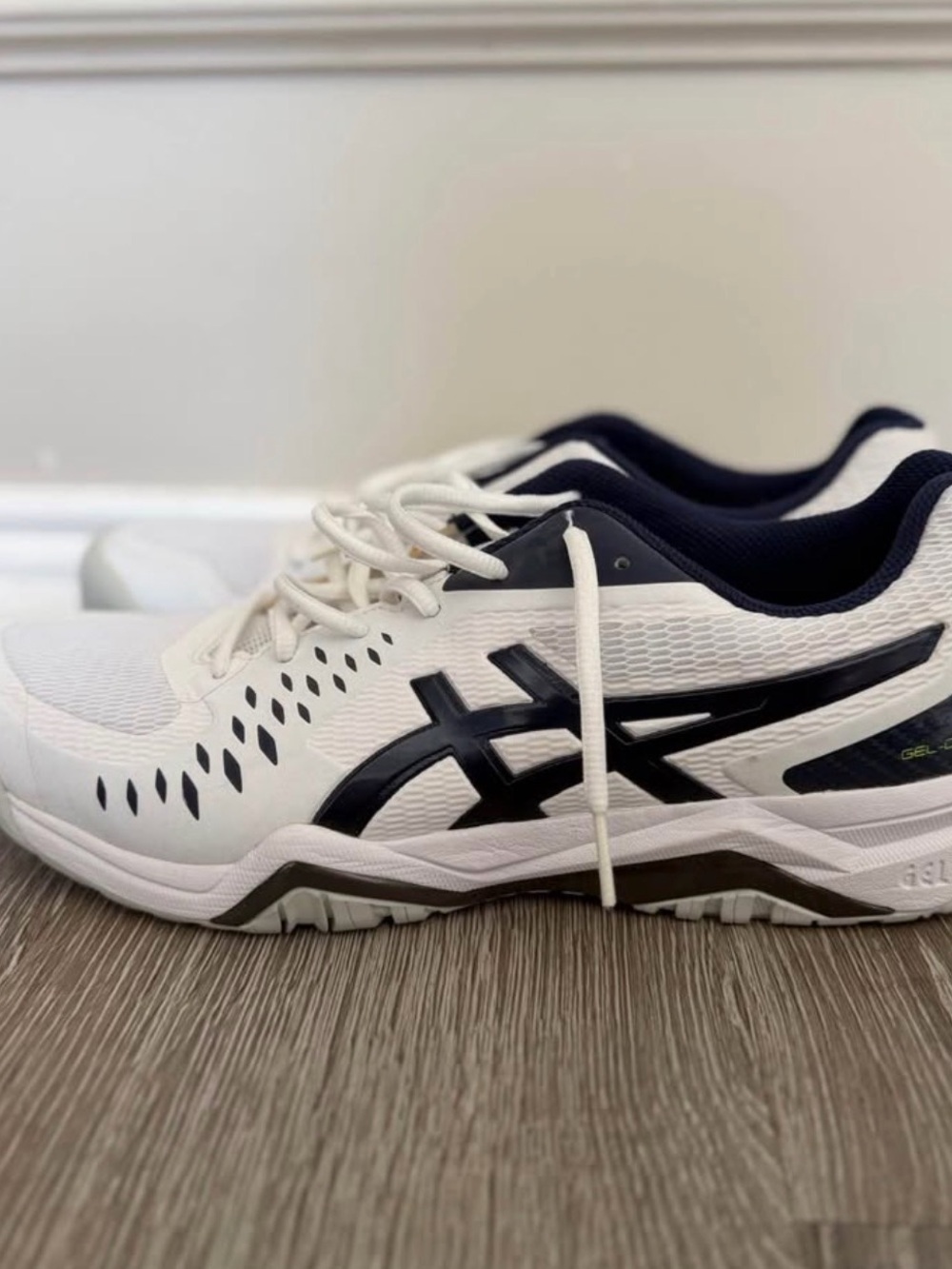 ASICS Men's White and Black Athletic Tennis Shoes